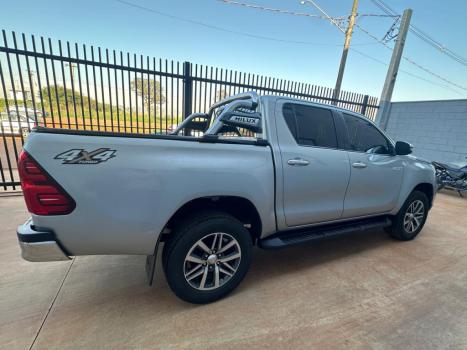 TOYOTA Hilux Caminhonete 2.8 16V SRV 4X4 DIESEL CABINE DUPLA AUTOM�TICO, Foto 3