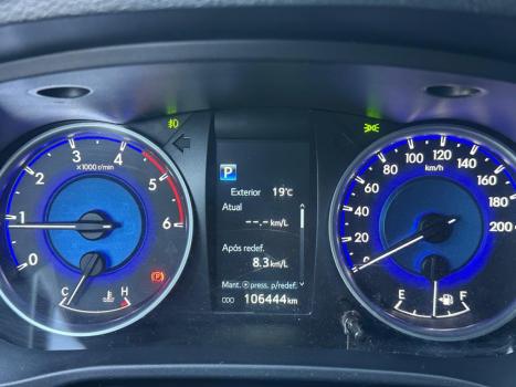 TOYOTA Hilux Caminhonete 2.8 16V SRV 4X4 DIESEL CABINE DUPLA AUTOM�TICO, Foto 4