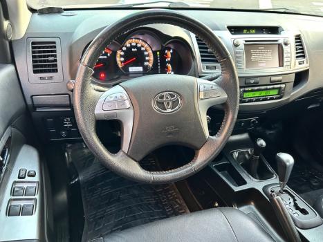 TOYOTA Hilux Caminhonete 3.0 16V 4P 4X4 SRV TURBO DIESEL CABINE DUPLA AUTOM�TICO, Foto 12