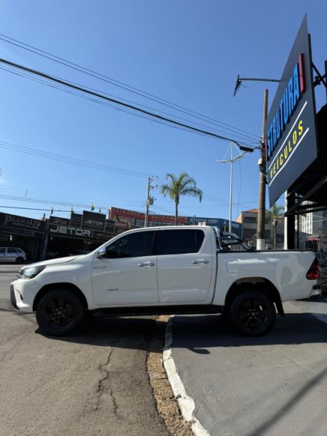 TOYOTA Hilux Caminhonete 2.7 16V 4P SRV FLEX CABINE DUPLA AUTOM�TICO, Foto 6