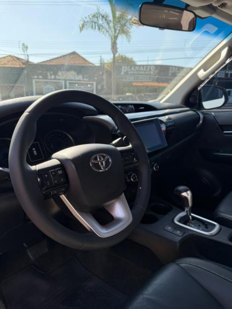 TOYOTA Hilux Caminhonete 2.7 16V 4P SRV FLEX CABINE DUPLA AUTOM�TICO, Foto 14