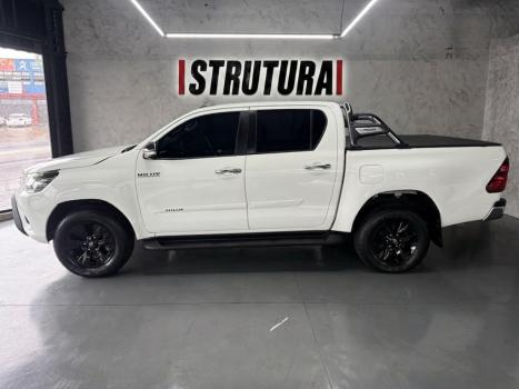 TOYOTA Hilux Caminhonete 2.7 16V 4P SRV FLEX CABINE DUPLA AUTOMÁTICO, Foto 2