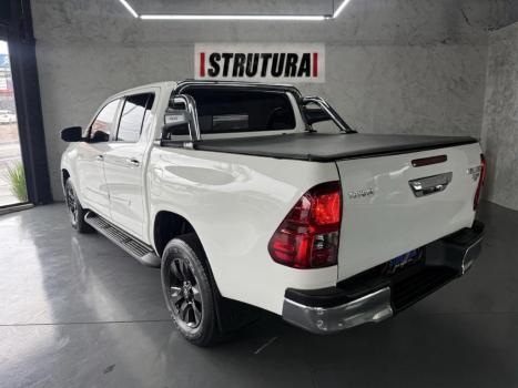 TOYOTA Hilux Caminhonete 2.7 16V 4P SRV FLEX CABINE DUPLA AUTOMÁTICO, Foto 3