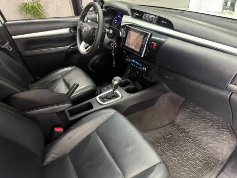 TOYOTA Hilux Caminhonete 2.7 16V 4P SRV FLEX CABINE DUPLA AUTOMÁTICO, Foto 11