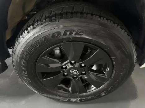 TOYOTA Hilux Caminhonete 2.7 16V 4P SRV FLEX CABINE DUPLA AUTOMÁTICO, Foto 13