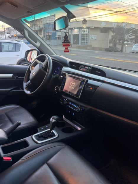 TOYOTA Hilux Caminhonete 3.0 4P 4X4 SRV TURBO DIESEL TOP CABINE DUPLA AUTOM�TICO, Foto 3
