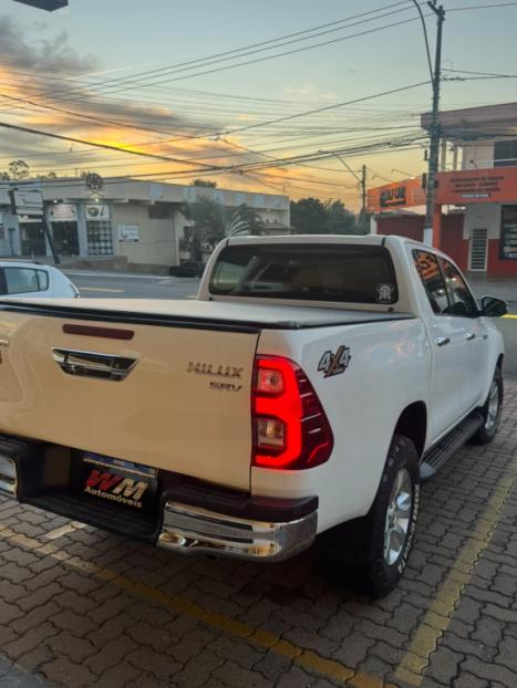 TOYOTA Hilux Caminhonete 3.0 4P 4X4 SRV TURBO DIESEL TOP CABINE DUPLA AUTOM�TICO, Foto 9