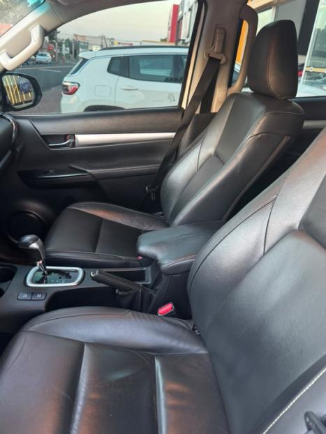 TOYOTA Hilux Caminhonete 3.0 4P 4X4 SRV TURBO DIESEL TOP CABINE DUPLA AUTOM�TICO, Foto 10