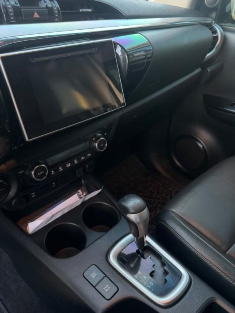 TOYOTA Hilux Caminhonete 3.0 4P 4X4 SRV TURBO DIESEL TOP CABINE DUPLA AUTOM�TICO, Foto 12