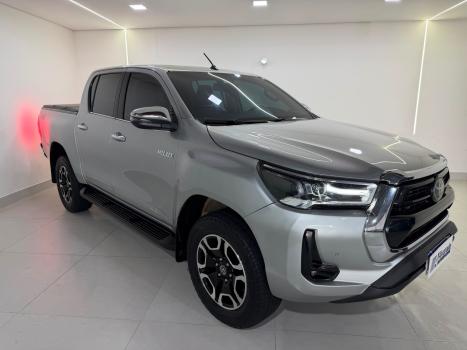 TOYOTA Hilux Caminhonete 2.8 16V 4P SRX DIESEL CABINE DUPLA, Foto 1