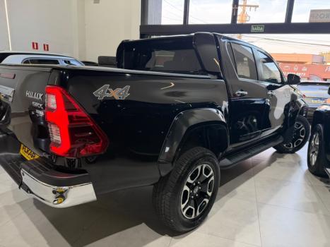 TOYOTA Hilux Caminhonete 2.8 16V SRX PLUS 4X4 TURBO DIESEL CABINE DUPLA AUTOM�TICO, Foto 3