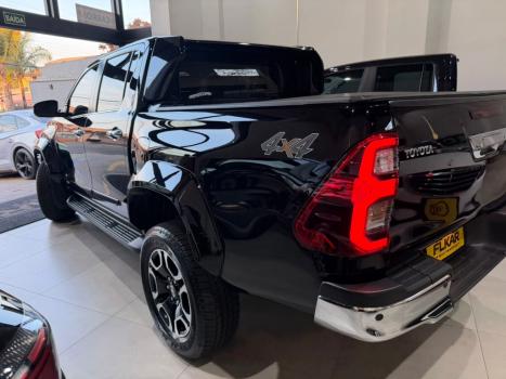 TOYOTA Hilux Caminhonete 2.8 16V SRX PLUS 4X4 TURBO DIESEL CABINE DUPLA AUTOM�TICO, Foto 4