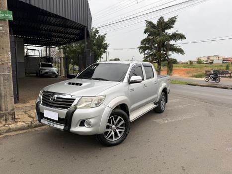 TOYOTA Hilux Caminhonete 3.0 4P 4X4 SRV TURBO DIESEL CABINE DUPLA AUTOM�TICO, Foto 1