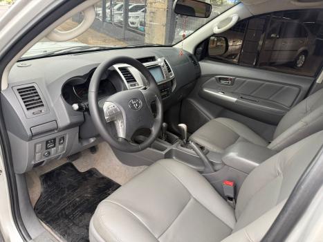TOYOTA Hilux Caminhonete 3.0 4P 4X4 SRV TURBO DIESEL CABINE DUPLA AUTOM�TICO, Foto 2