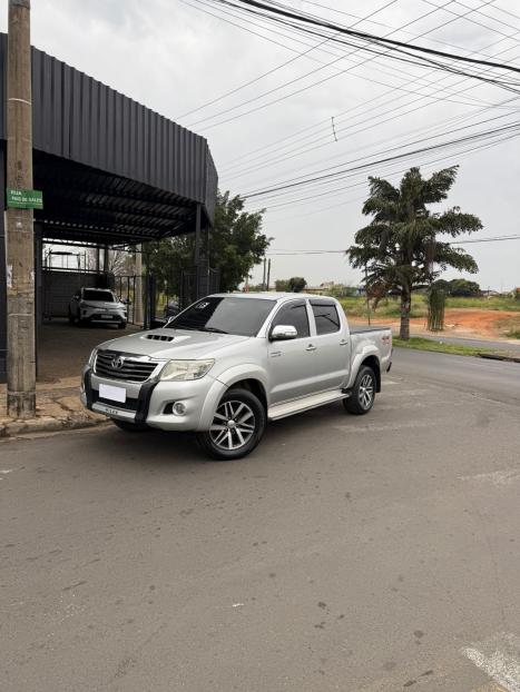 TOYOTA Hilux Caminhonete 3.0 4P 4X4 SRV TURBO DIESEL CABINE DUPLA AUTOM�TICO, Foto 7