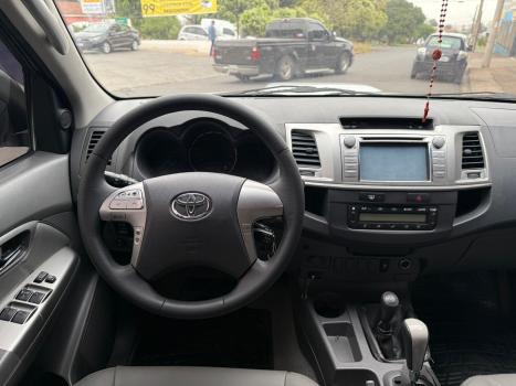 TOYOTA Hilux Caminhonete 3.0 4P 4X4 SRV TURBO DIESEL CABINE DUPLA AUTOM�TICO, Foto 10