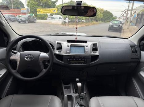 TOYOTA Hilux Caminhonete 3.0 4P 4X4 SRV TURBO DIESEL CABINE DUPLA AUTOM�TICO, Foto 11