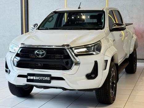 TOYOTA Hilux Caminhonete 2.8 16V SRX PLUS 4X4 TURBO DIESEL CABINE DUPLA AUTOMÁTICO, Foto 4