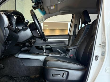 TOYOTA Hilux Caminhonete 2.8 16V SRX PLUS 4X4 TURBO DIESEL CABINE DUPLA AUTOMÁTICO, Foto 14
