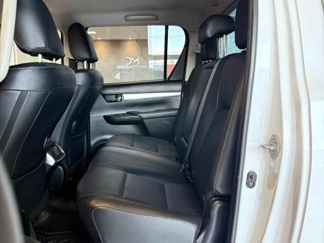 TOYOTA Hilux Caminhonete 2.8 16V SRX PLUS 4X4 TURBO DIESEL CABINE DUPLA AUTOMÁTICO, Foto 15