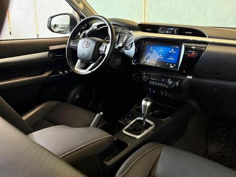 TOYOTA Hilux Caminhonete 2.8 16V SRX PLUS 4X4 TURBO DIESEL CABINE DUPLA AUTOMÁTICO, Foto 16