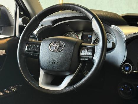 TOYOTA Hilux Caminhonete 2.8 16V SRX PLUS 4X4 TURBO DIESEL CABINE DUPLA AUTOMÁTICO, Foto 17