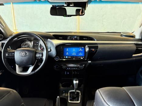 TOYOTA Hilux Caminhonete 2.8 16V SRX PLUS 4X4 TURBO DIESEL CABINE DUPLA AUTOMÁTICO, Foto 18
