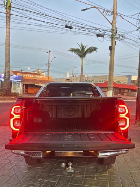 TOYOTA Hilux Caminhonete 2.8 16V SRX PLUS 4X4 TURBO DIESEL CABINE DUPLA AUTOM�TICO, Foto 6