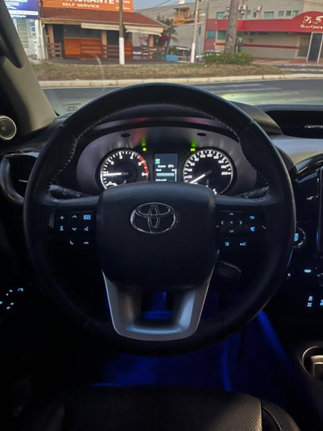 TOYOTA Hilux Caminhonete 2.8 16V SRX PLUS 4X4 TURBO DIESEL CABINE DUPLA AUTOM�TICO, Foto 7