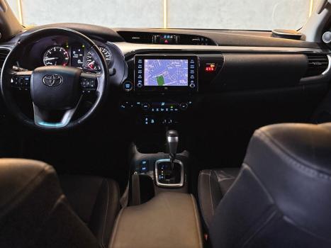 TOYOTA Hilux Caminhonete 2.8 16V SRX 4X4 TURBO DIESEL CABINE DUPLA AUTOM�TICO, Foto 15