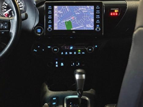 TOYOTA Hilux Caminhonete 2.8 16V SRX 4X4 TURBO DIESEL CABINE DUPLA AUTOM�TICO, Foto 17