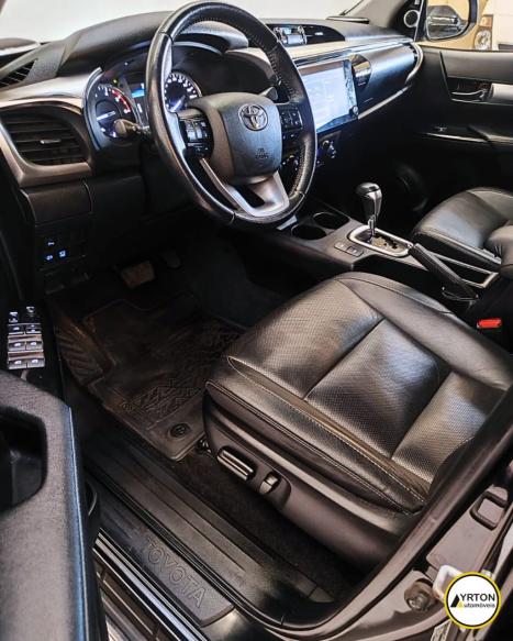 TOYOTA Hilux Caminhonete 2.8 16V SRX 4X4 DIESEL CABINE DUPLA AUTOM�TICO, Foto 11