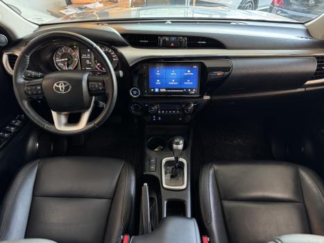 TOYOTA Hilux Caminhonete 2.8 16V SRV 4X4 DIESEL CABINE DUPLA AUTOM�TICO, Foto 8