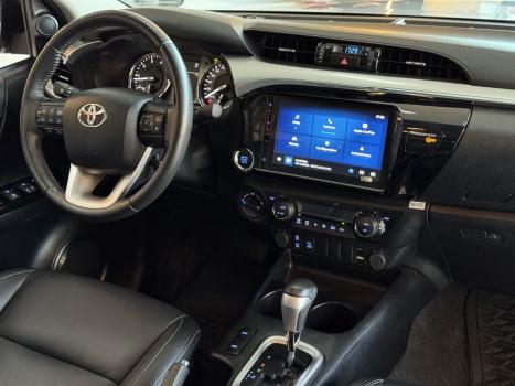 TOYOTA Hilux Caminhonete 2.8 16V SRV 4X4 DIESEL CABINE DUPLA AUTOM�TICO, Foto 11