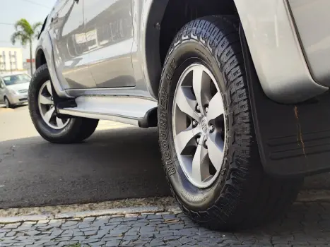 TOYOTA Hilux Caminhonete 3.0 4P 4X4 SRV TURBO DIESEL CABINE DUPLA, Foto 11