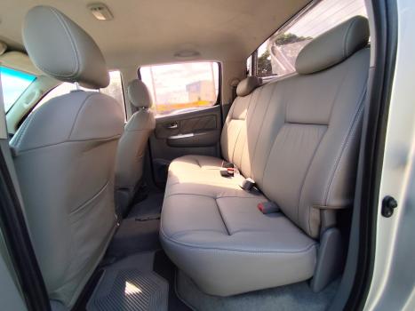 TOYOTA Hilux Caminhonete 3.0 4P 4X4 SRV TURBO DIESEL CABINE DUPLA, Foto 13