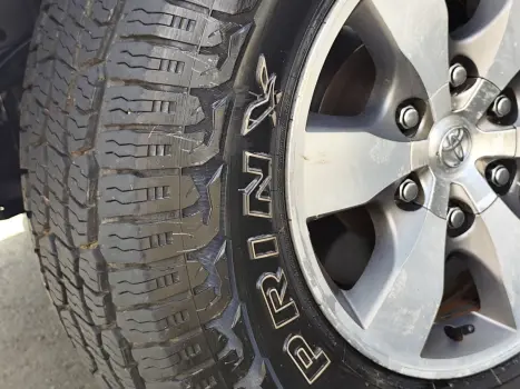 TOYOTA Hilux Caminhonete 3.0 4P 4X4 SRV TURBO DIESEL CABINE DUPLA, Foto 14