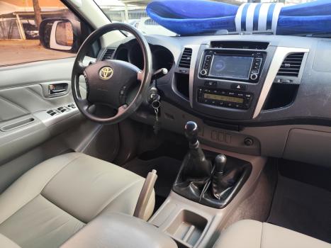 TOYOTA Hilux Caminhonete 3.0 4P 4X4 SRV TURBO DIESEL CABINE DUPLA, Foto 19
