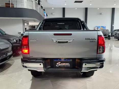 TOYOTA Hilux Caminhonete 2.8 16V SRV 4X4 DIESEL CABINE DUPLA AUTOMÁTICO, Foto 5