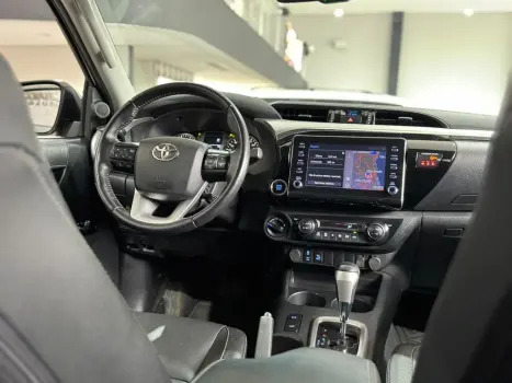 TOYOTA Hilux Caminhonete 2.8 16V SRV 4X4 DIESEL CABINE DUPLA AUTOMÁTICO, Foto 9