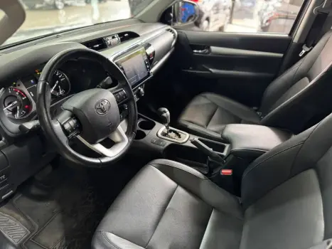 TOYOTA Hilux Caminhonete 2.8 16V SRV 4X4 DIESEL CABINE DUPLA AUTOMÁTICO, Foto 12
