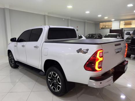 TOYOTA Hilux Caminhonete 2.8 16V SRX 4X4 TURBO DIESEL CABINE DUPLA AUTOMÁTICO, Foto 2