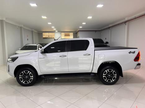 TOYOTA Hilux Caminhonete 2.8 16V SRX 4X4 TURBO DIESEL CABINE DUPLA AUTOMÁTICO, Foto 4
