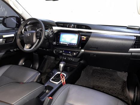 TOYOTA Hilux Caminhonete 2.8 16V SRX 4X4 TURBO DIESEL CABINE DUPLA AUTOMÁTICO, Foto 8