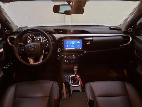 TOYOTA Hilux Caminhonete 2.8 16V SRX 4X4 TURBO DIESEL CABINE DUPLA AUTOMÁTICO, Foto 10