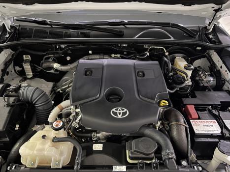 TOYOTA Hilux Caminhonete 2.8 16V SRX 4X4 TURBO DIESEL CABINE DUPLA AUTOMÁTICO, Foto 14