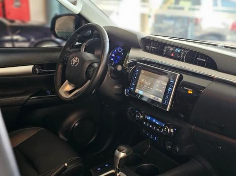 TOYOTA Hilux Caminhonete 2.8 16V SRX 4X4 TURBO DIESEL CABINE DUPLA AUTOMÁTICO, Foto 5