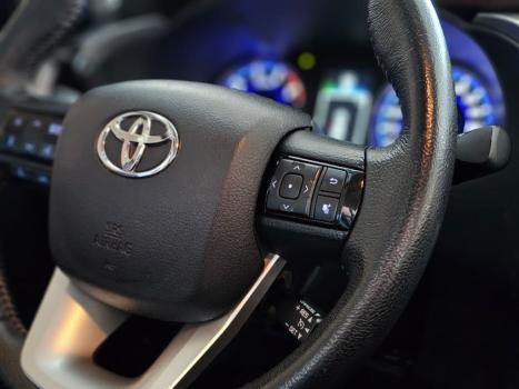 TOYOTA Hilux Caminhonete 2.8 16V SRX 4X4 TURBO DIESEL CABINE DUPLA AUTOMÁTICO, Foto 11
