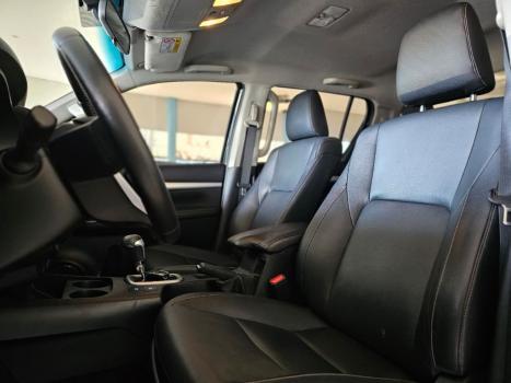TOYOTA Hilux Caminhonete 2.8 16V SRX 4X4 TURBO DIESEL CABINE DUPLA AUTOMÁTICO, Foto 15