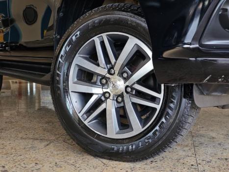 TOYOTA Hilux Caminhonete 2.8 16V SRX 4X4 TURBO DIESEL CABINE DUPLA AUTOMÁTICO, Foto 16